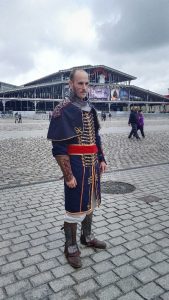 « Je suis passionné de costumes, c’est pour ça que je suis là. Je n’avais jamais participé à un Comic Con avant, mais je fais souvent des jeux de rôle grandeur nature ». Benjamin, 34 ans.