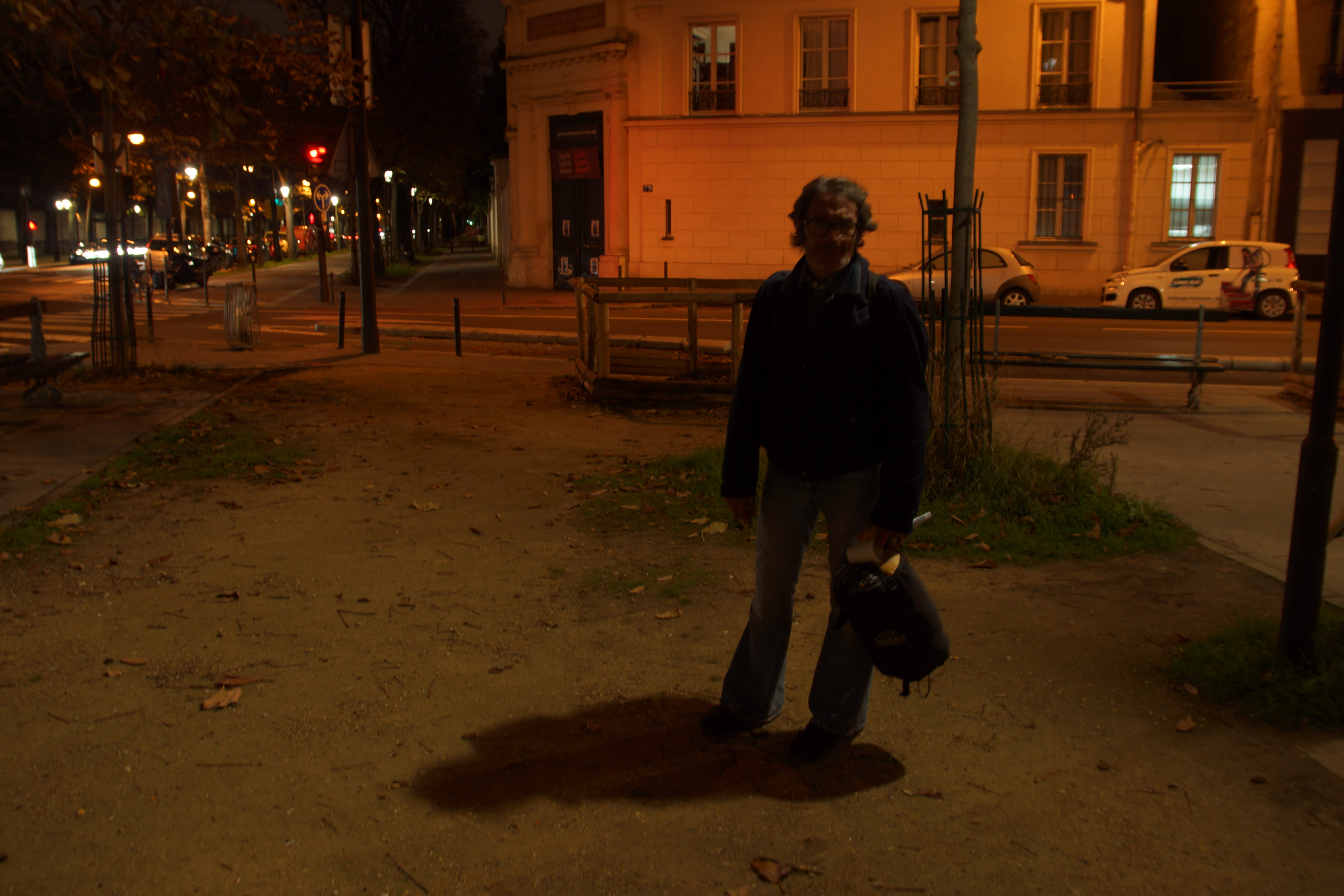 Farid, SDF depuis trois ans, avec son duvet.