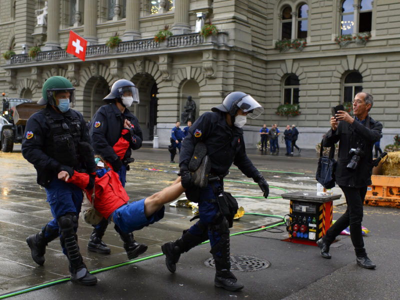 Evacuation des manifestants pour le climat à Berne, Suisse